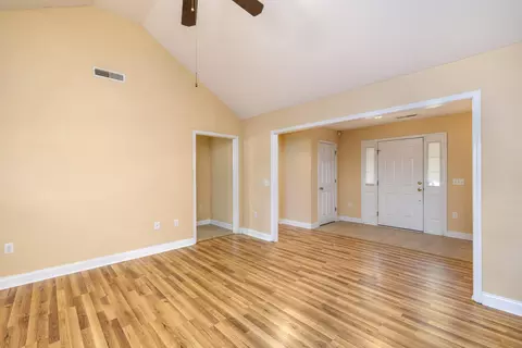 Living - 260 Trillium Ln, Sumter, SC 29154 photo 2 of 4