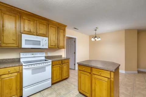 Kitchen - 260 Trillium Ln, Sumter, SC 29154 photo 5 of 5
