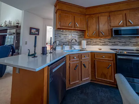 Kitchen - 121 Cromer Dr, Sumter, SC 29150 photo 5 of 6