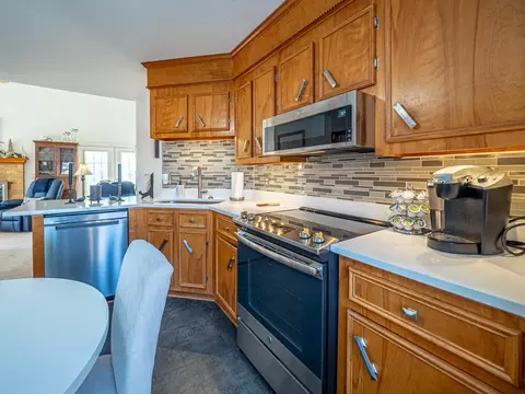 Kitchen - 121 Cromer Dr, Sumter, SC 29150 photo 4 of 6