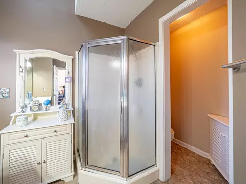 Bath - 121 Cromer Dr, Sumter, SC 29150 photo 5 of 6