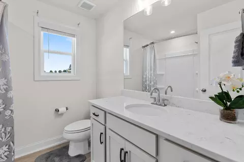 Bath - 3390 Riders Dr, Sumter, SC 29150 photo 7 of 8