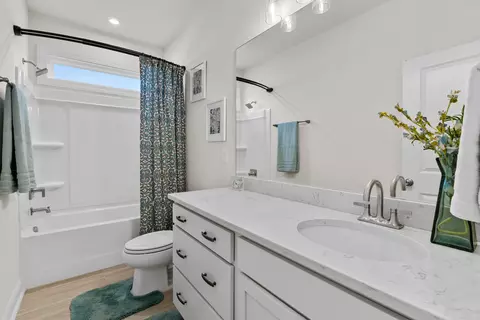 Bath - 3390 Riders Dr, Sumter, SC 29150 photo 5 of 8