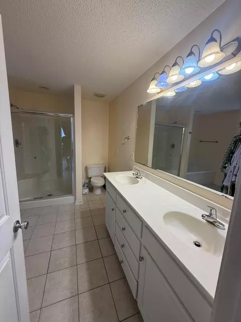 Bath - 3240 Oleander Dr, Sumter, SC 29154 photo 3 of 8