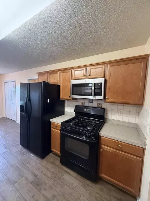Kitchen - 3240 Oleander Dr, Sumter, SC 29154 photo 5 of 6