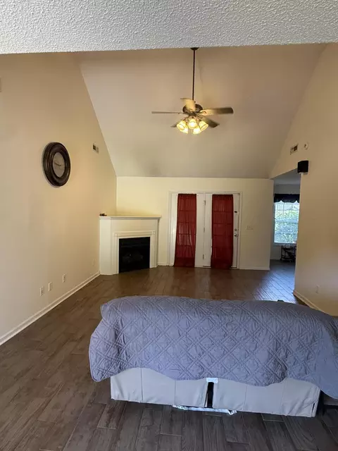 Living - 3240 Oleander Dr, Sumter, SC 29154 photo 2 of 4