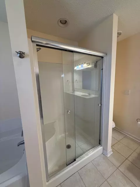Bath - 3240 Oleander Dr, Sumter, SC 29154 photo 6 of 8