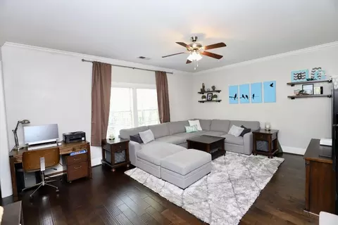 Living - 545 Curlew Cir, Sumter, SC 29150 photo 2 of 3