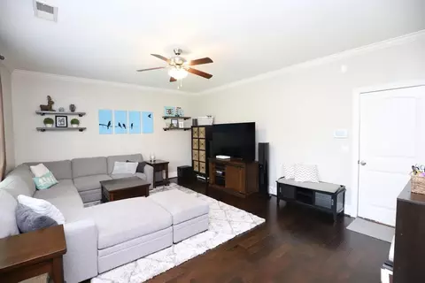 Living - 545 Curlew Cir, Sumter, SC 29150 photo 1 of 3