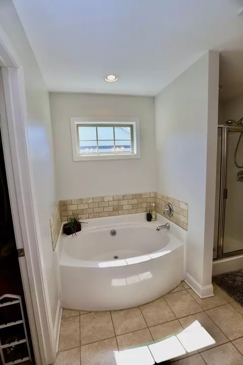 Bath - 545 Curlew Cir, Sumter, SC 29150 photo 8 of 13
