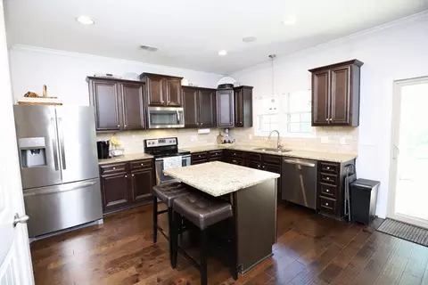 Kitchen - 545 Curlew Cir, Sumter, SC 29150 photo 3 of 3