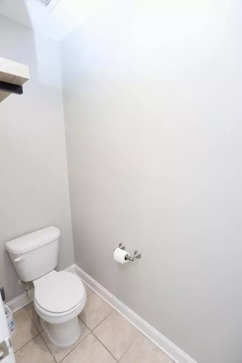 Bath - 545 Curlew Cir, Sumter, SC 29150 photo 5 of 13