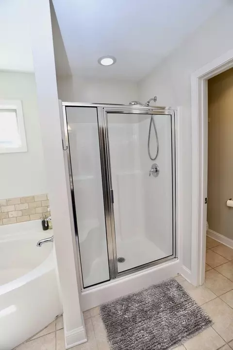 Bath - 545 Curlew Cir, Sumter, SC 29150 photo 7 of 13