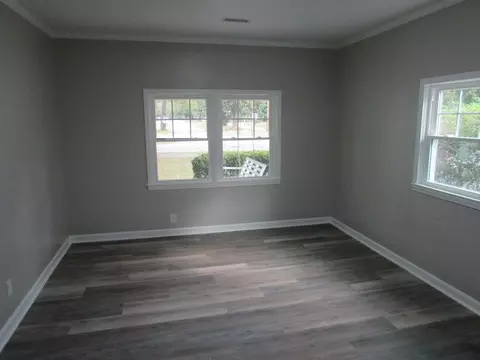 Living - 44 Loring Dr, Sumter, SC 29150 photo 3 of 3