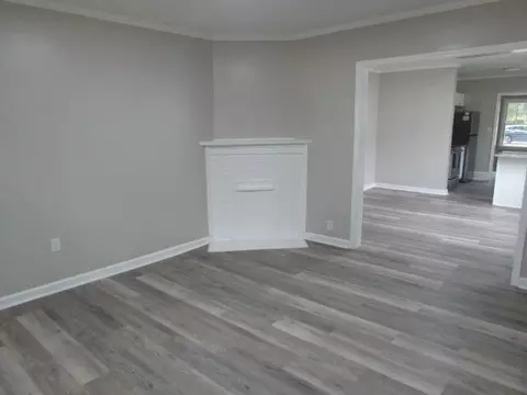 Living - 44 Loring Dr, Sumter, SC 29150 photo 1 of 3