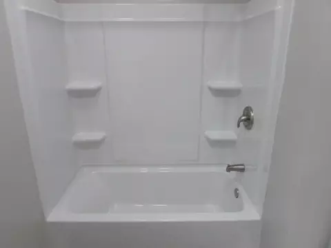 Bath - 44 Loring Dr, Sumter, SC 29150 photo 2 of 2