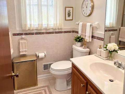 Bath - 862 Manchester Rd, Sumter, SC 29154 photo 1 of 1