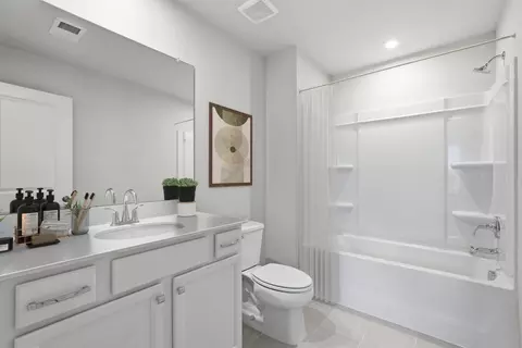 Bath - 3196 Zeppelin Ln, Sumter, SC 29154 photo 4 of 5