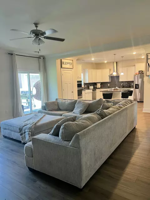 Living - 2105 Currituck Dr, Sumter, SC 29153 photo 4 of 4