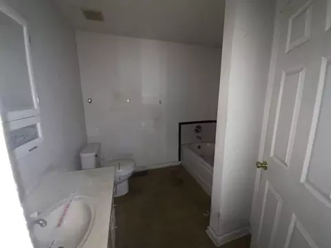 Bath - 418 E Broad St, Ridgeway, SC 29130 photo 2 of 2