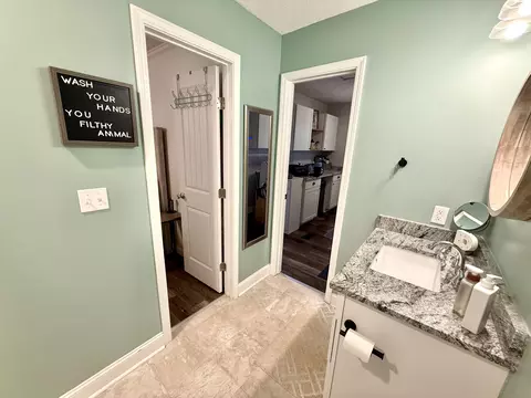 Bath - 1961 Forest Dr, Sumter, SC 29154 photo 2 of 8