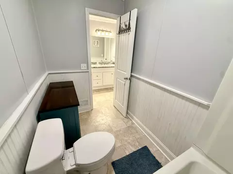 Bath - 1961 Forest Dr, Sumter, SC 29154 photo 6 of 8