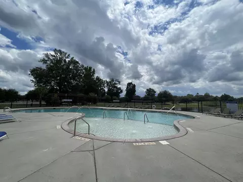 Exterior - 2180 Currituck Dr, Sumter, SC 29153 photo 5 of 7