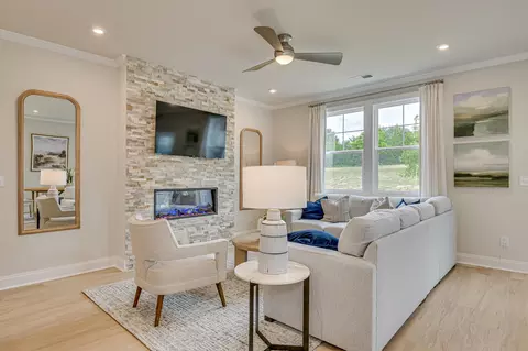 Living - 1125 Curlew Cir, Sumter, SC 29150 photo 1 of 5