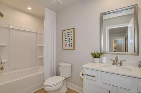 Bath - 1125 Curlew Cir, Sumter, SC 29150 photo 4 of 5