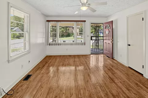Living - 506 Atlantic St, Sumter, SC 29150 photo 1 of 2