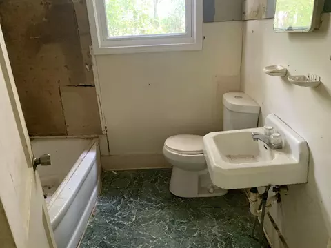 Bath - 21 Sims St, Sumter, SC 29150 photo 1 of 1