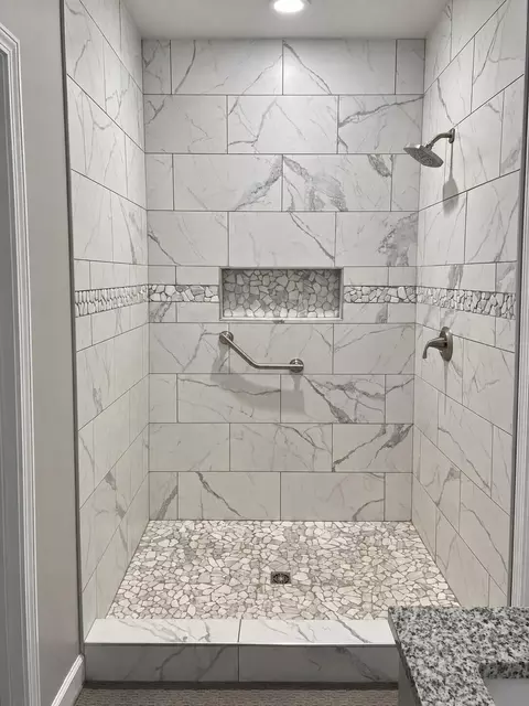 Bath - 80 Calhoun Pl, Sumter, SC 29150 photo 4 of 5