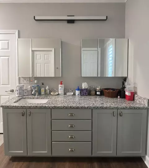 Bath - 80 Calhoun Pl, Sumter, SC 29150 photo 3 of 5