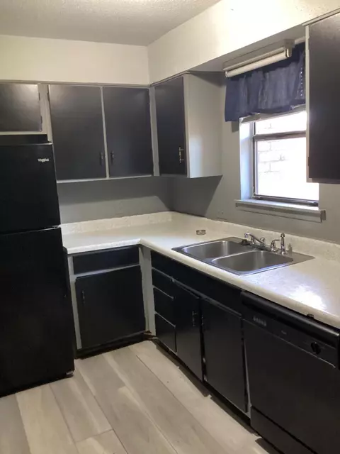Kitchen - 251 Rast H3 St, Sumter, SC 29150 photo 1 of 3