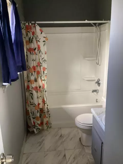 Bath - 251 Rast H3 St, Sumter, SC 29150 photo 1 of 2
