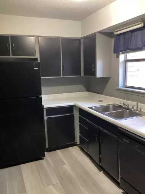 Kitchen - 251 Rast H3 St, Sumter, SC 29150 photo 3 of 3