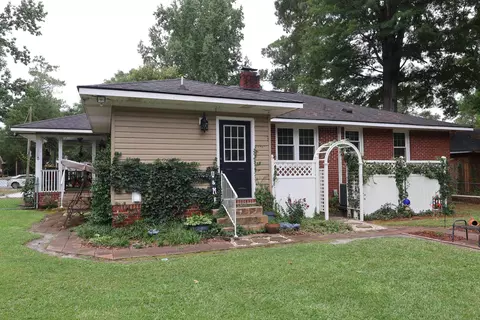 Exterior - 511 E Charlotte Ave, Sumter, SC 29150 photo 5 of 8