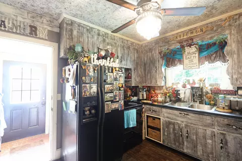 Kitchen - 511 E Charlotte Ave, Sumter, SC 29150 photo 1 of 3