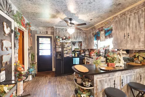 Kitchen - 511 E Charlotte Ave, Sumter, SC 29150 photo 2 of 3