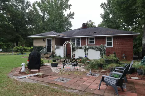 Exterior - 511 E Charlotte Ave, Sumter, SC 29150 photo 4 of 8