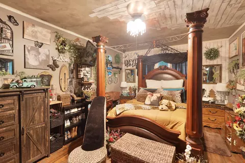 Bedroom - 511 E Charlotte Ave, Sumter, SC 29150 photo 2 of 2