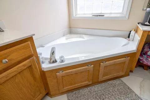 Bath - 106 Masters Dr, Sumter, SC 29154 photo 3 of 6