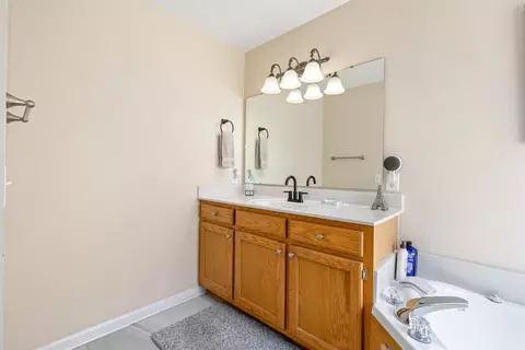 Bath - 106 Masters Dr, Sumter, SC 29154 photo 2 of 6