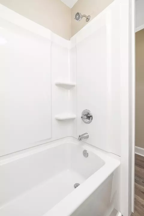 Bath - 45 Pinewood Rd, Sumter, SC 29150 photo 2 of 5
