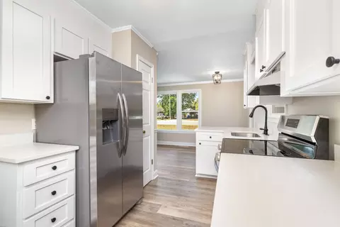 Kitchen - 45 Pinewood Rd, Sumter, SC 29150 photo 4 of 4
