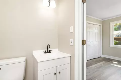 Bath - 45 Pinewood Rd, Sumter, SC 29150 photo 3 of 5
