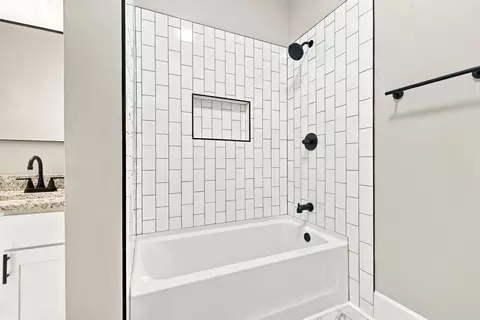 Bath - 118 Mcqueen St, Sumter, SC 29150 photo 2 of 4