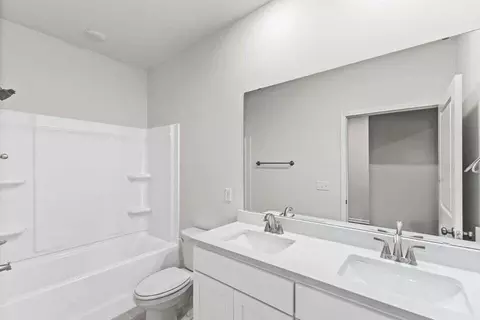 Bath - 1175 Curlew Cir, Sumter, SC 29150 photo 1 of 1