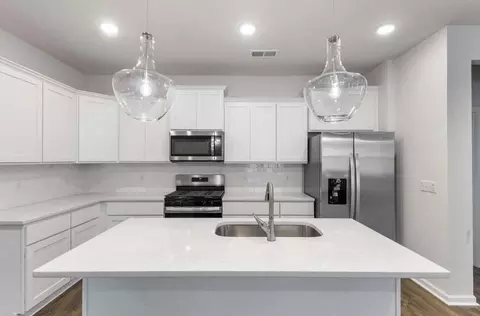 Kitchen - 1175 Curlew Cir, Sumter, SC 29150 photo 1 of 1