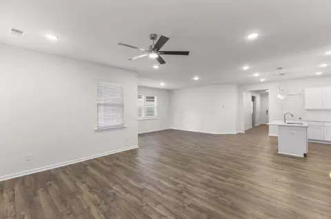 Living - 1175 Curlew Cir, Sumter, SC 29150 photo 1 of 1